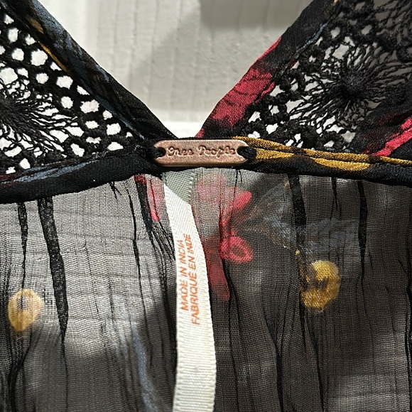 Beautiful sheer floral top-Free People size S - Picture 8 of 8
